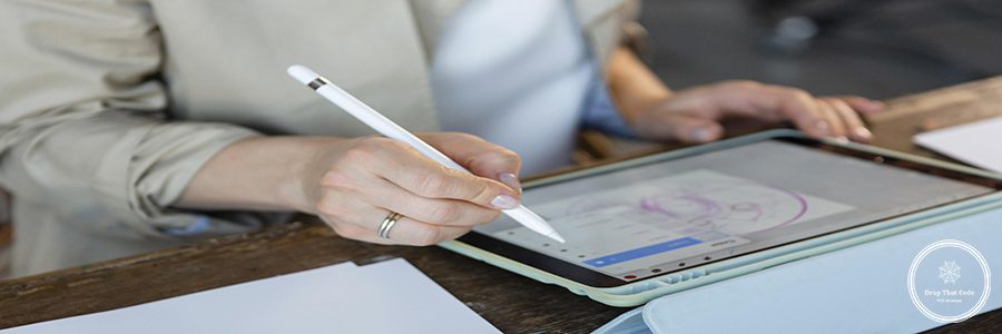 close-up-hand-with-digital-pen