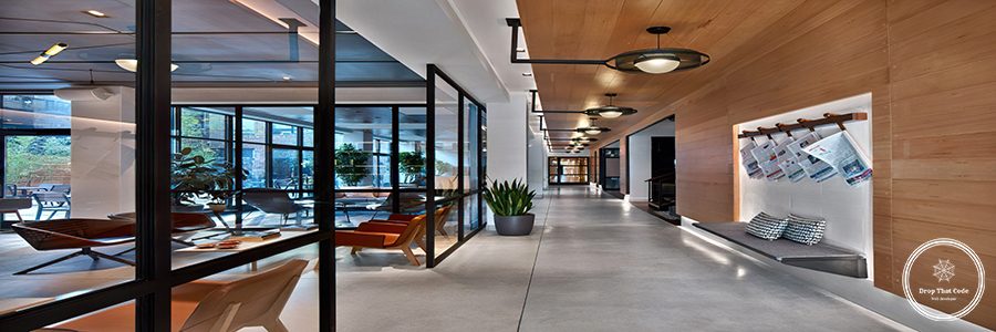 hallway-with-plant-wall-chair-middle