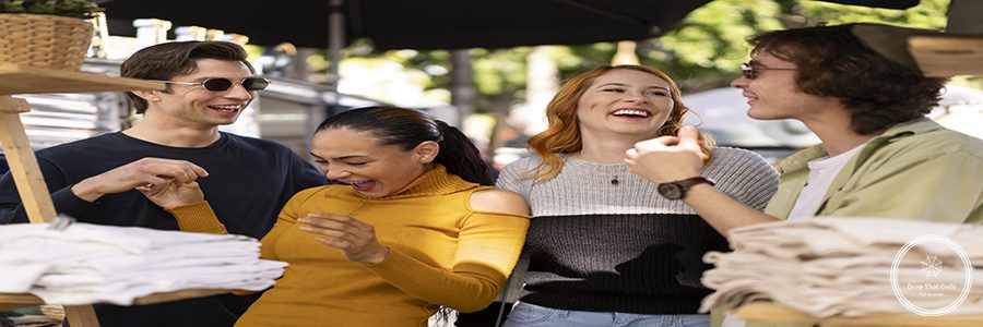 medium-shot-smiley-friends-flea-market